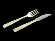 Pantvaror, Gafflar, Dessertgafflar 8st en udda 148mm dessertknivar 8st 163mm Rosenholm en defekt silver, i auktion: Pant – Tisdag 22 november 2011