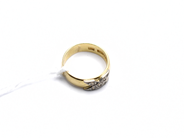 Pantvaror, Ring med stenar 18K Ø15 4g, i auktion: Pant – Tisdag 31 juli 2012