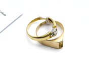 Pantvaror, Ringar 2st 18K skadade 5,8g, i auktion: Pant – Tisdag 31 juli 2012