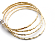 Pantvaror, Armringar 4st 18K Ø6,7cm 51,5g, i auktion: Pant – Tisdag 31 juli 2012