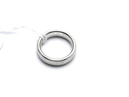 Pantvaror, Ring vitguld graverad 18K 8,6g, i auktion: Pant – Tisdag 31 juli 2012
