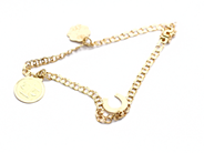Pantvaror, Armband Bismarck med tre berlocker 18,5cm 18K 4,4g, i auktion: Pant – Tisdag 31 juli 2012