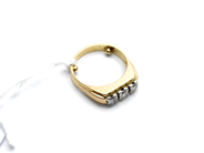 Pantvaror, Ring 18K med diamanter 3xca0,10ct Ø141/2 3,9g, i auktion: Pant – Tisdag 31 juli 2012