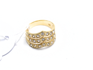 Pantvaror, Ring med stenar 18K Ø171/2 4,5g, i auktion: Pant – Tisdag 31 juli 2012