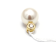Smycken, Hänge 18K med pärla och diamant ca 0,10ct  2,1g, i auktion: Pant – Tisdag 5 november 2013
