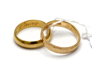 Parti, Parti guld 18K 8,8g, graverat, i auktion: Pant – Tisdag 5 november 2013