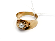 Smycken, Ring 18K 2,3g, skadad, i auktion: Pant – Tisdag 5 november 2013