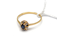 Smycken, Ring, med blå sten och diamanter 6x ca 0,005ct Ø17 1/2 18K 1,3g, i auktion: Pant – Tisdag 5 november 2013
